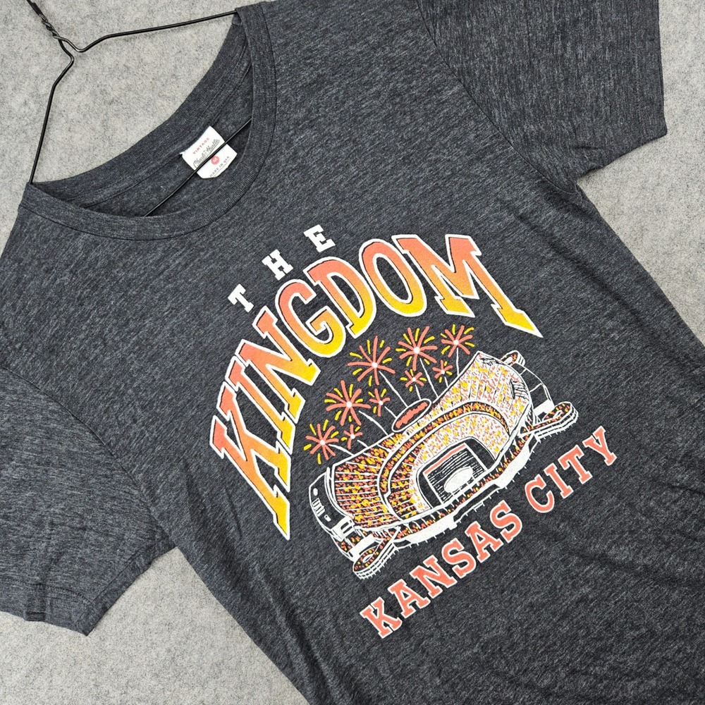 Charlie Hustle The Kingdom Kansas City T-Shirt Women Medium Charcoal Arrowhead